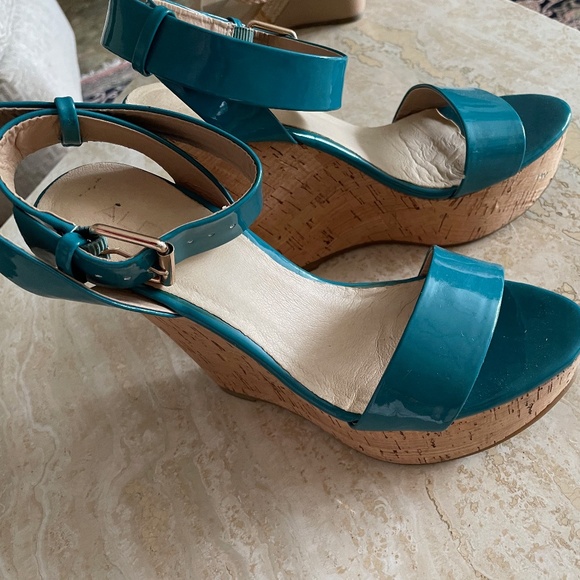Aldo turquoise teal patent leather cork sandals, US 8.5, EUC - Picture 3 of 6